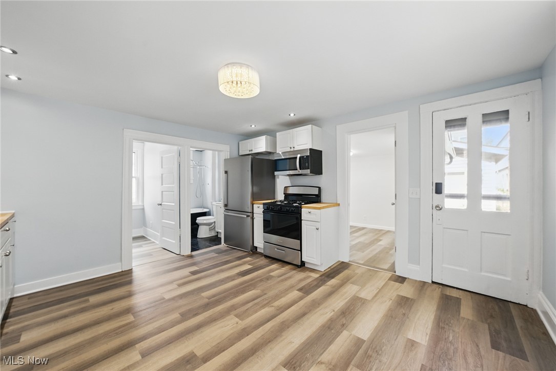 Cleveland, Ohio 44113, United States, 3 Bedrooms Bedrooms, ,1 BathroomBathrooms,Residential,Active,116562
