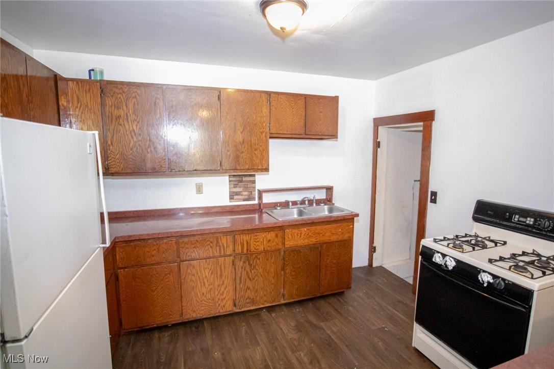 Eatons Goodyear - Residential Lease