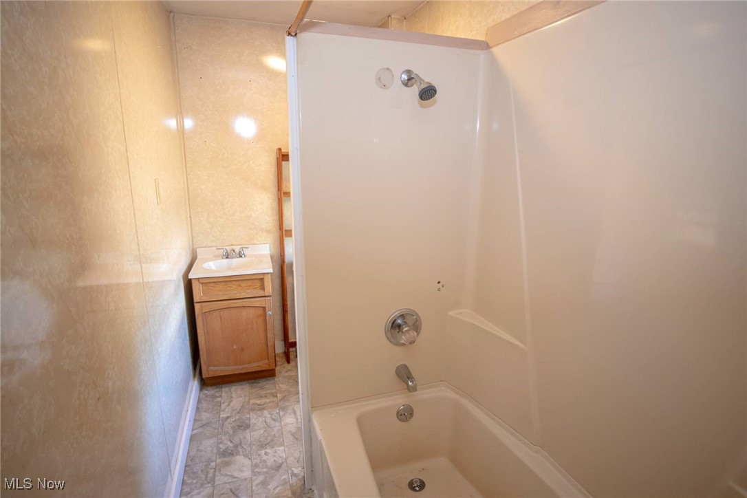 Eatons Goodyear - Residential Lease