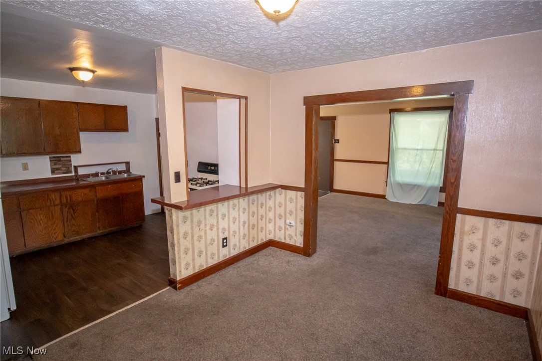 Eatons Goodyear - Residential Lease