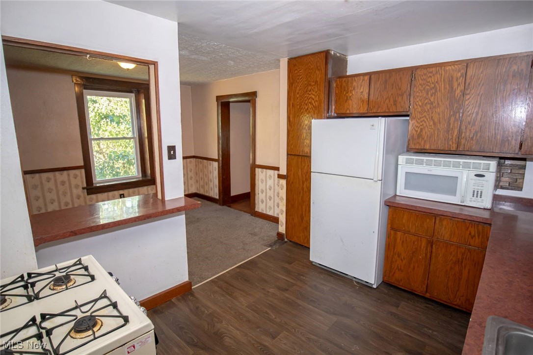 Eatons Goodyear - Residential Lease