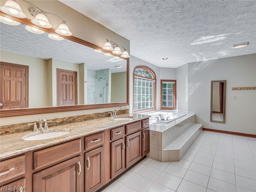 Oak Point Commons - Residential
