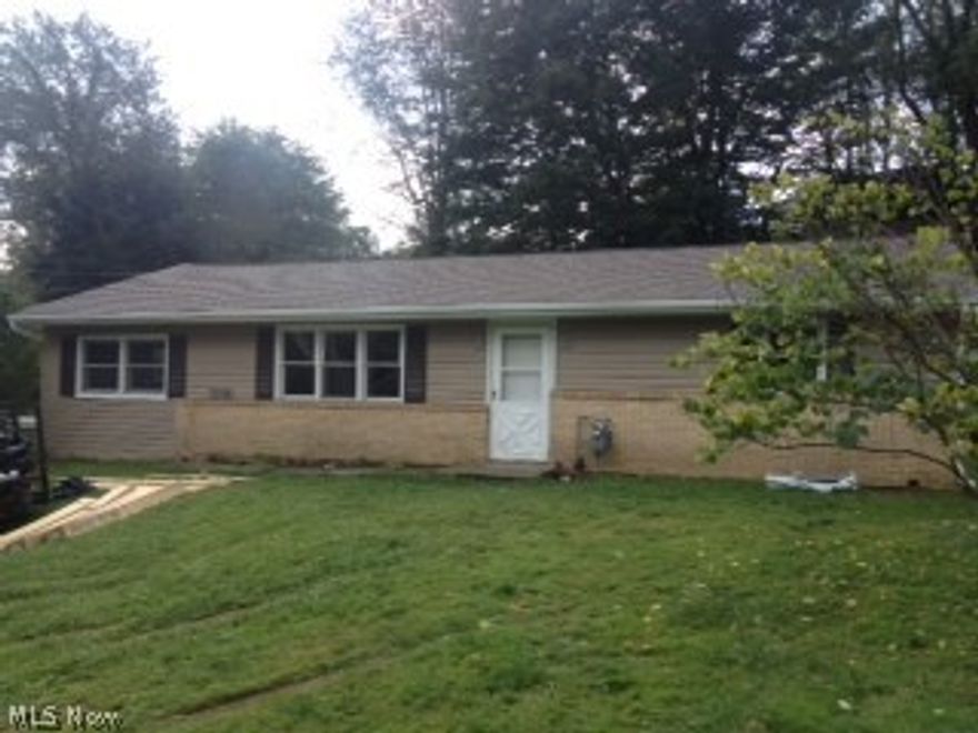 Beautiful renovated home in the heart of Calcutta, priced for quick sale,  Be sure to give this one a look All renovations are complete with, brand new high efficiency gas furnace with central A/C.  Brand new 3 dimensional shingle roof, new vinyl siding new soffit, fascia an gutters, new carpet an complete new bath and kitchen with Kraft Maid cabinets with beautiful oak finish also entire home is freshly painted. Plus home Warranty!!! Minutes to Rt. 7 or Rt. 11, close to Calcutta shopping locations .