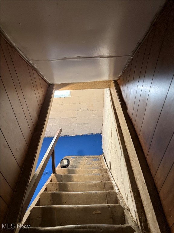 Colonial Homes - Residential