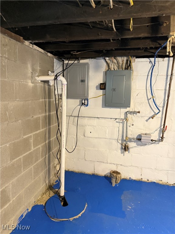 Colonial Homes - Residential