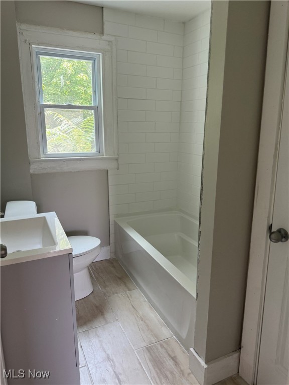 Colonial Homes - Residential