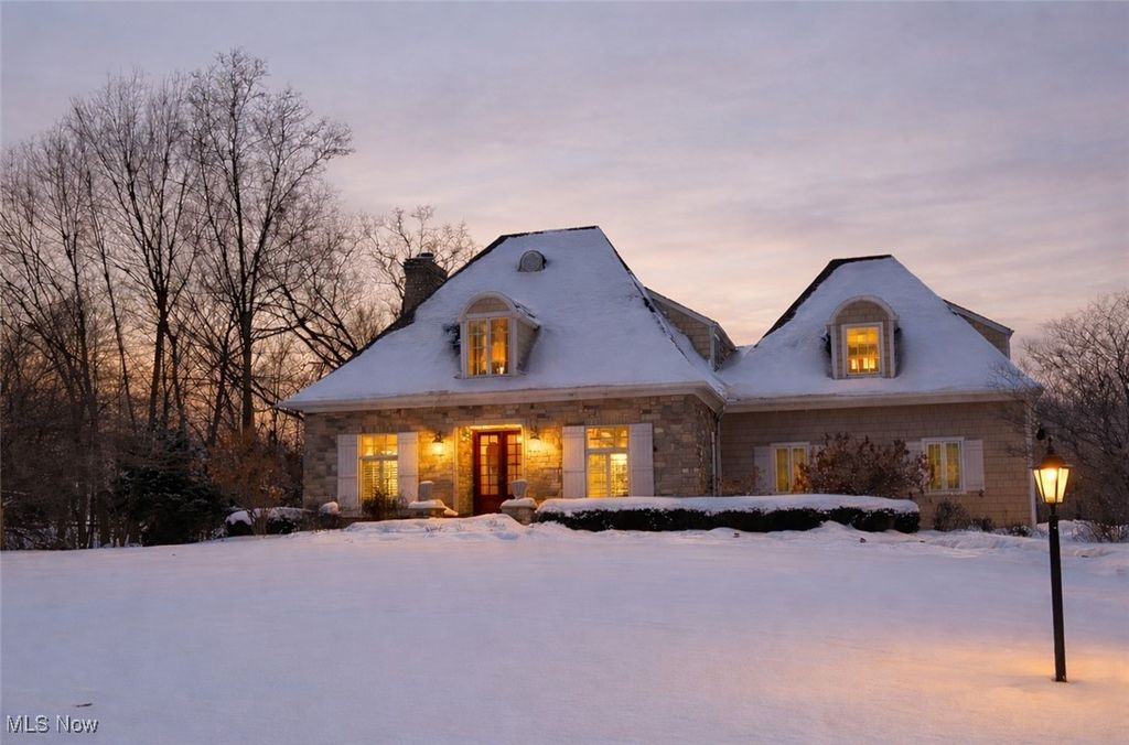 Photo of 2242 Rock Creek N, Akron, OH 44333 (MLS # 5184449)