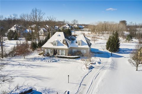 2242 Rock Creek N Akron OH 44333