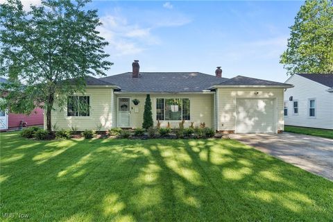 6812 Oakwood Road, Parma Heights, OH 44130 - #: 5105111