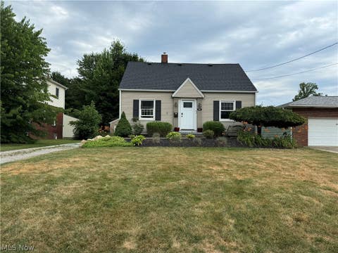 Photo for 2547 Graham Avenue