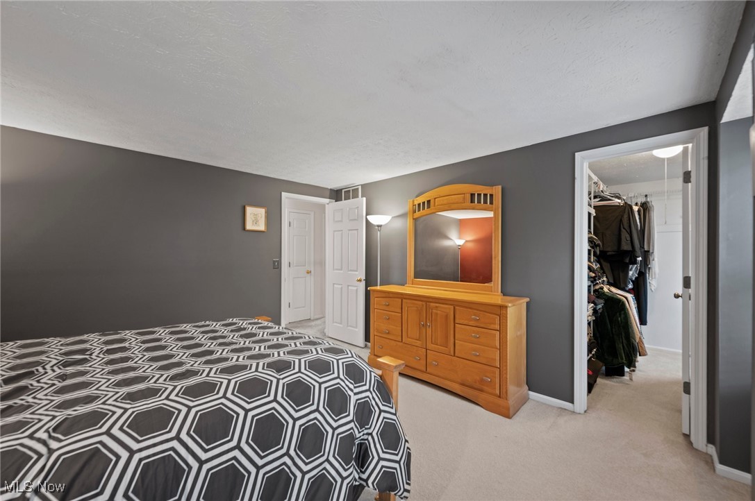 16538 S White Oaks Drive, Strongsville, Ohio image 38