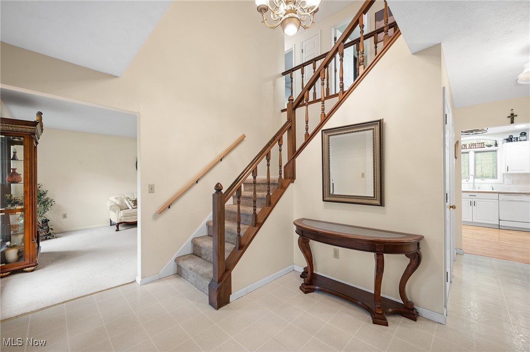 16538 S White Oaks Drive, Strongsville, Ohio image 12