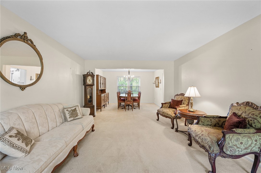 16538 S White Oaks Drive, Strongsville, Ohio image 17