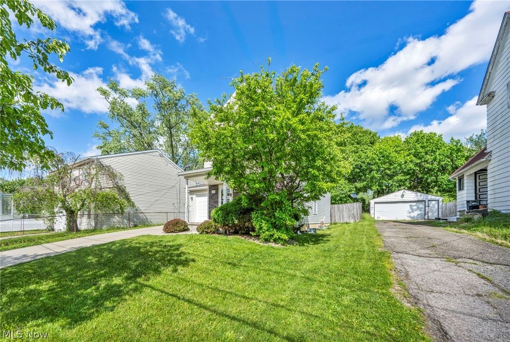 Photo of 2343 18th Street SW, Akron, OH 44314 (MLS # 5205706)