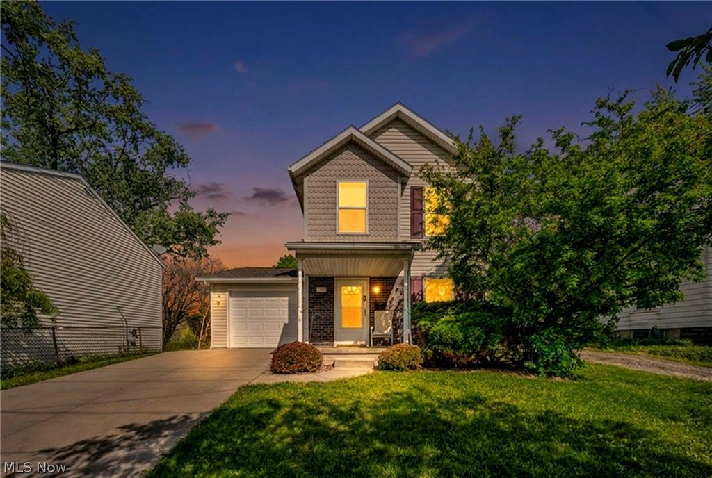 Photo of 2343 18th Street SW, Akron, OH 44314 (MLS # 5205706)