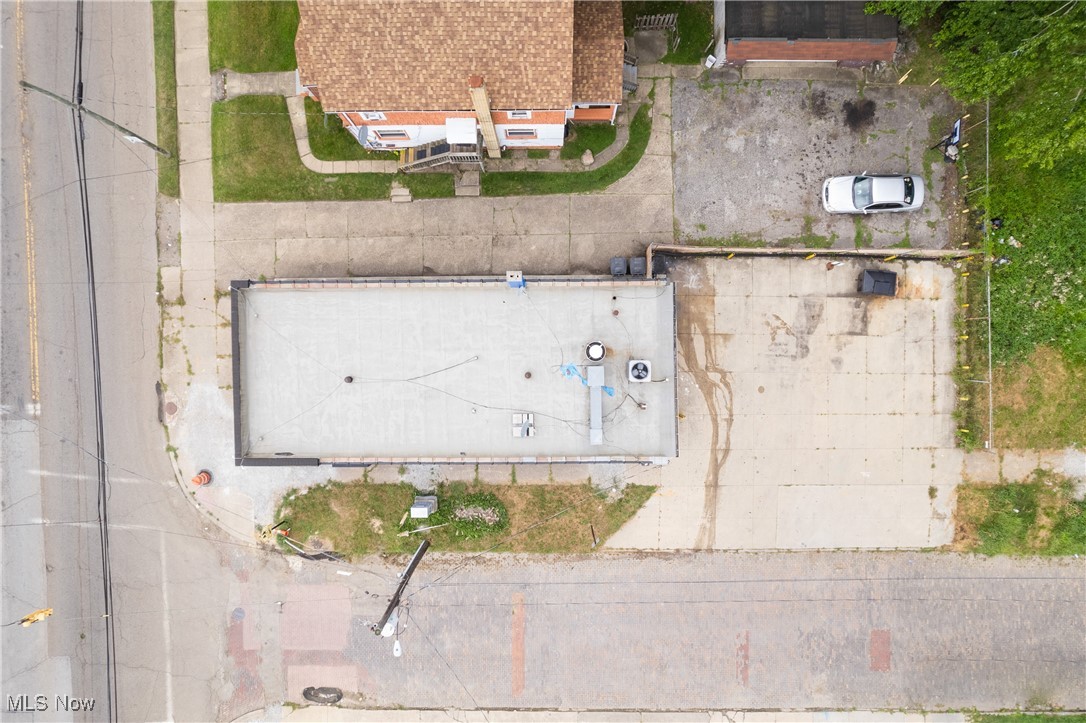 Voris - Commercial Sale