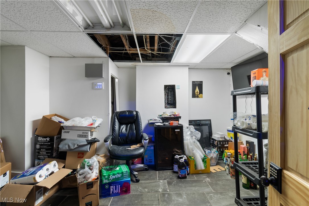 Voris - Commercial Sale