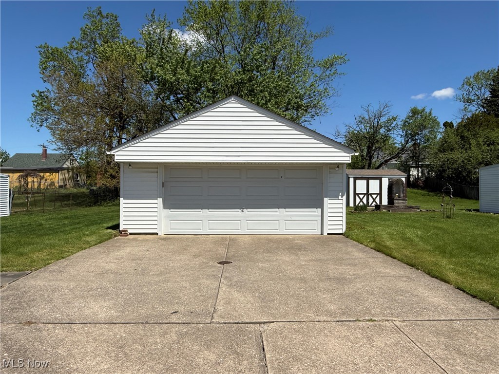 20607 Donny Brook Road, Maple Heights, Ohio image 5