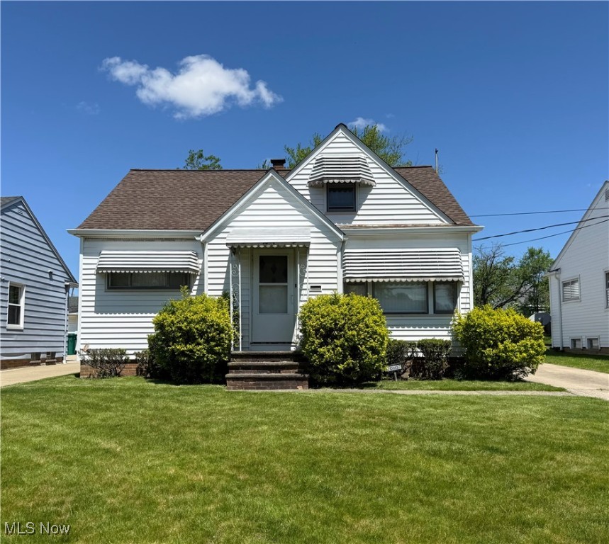 20607 Donny Brook Road, Maple Heights, Ohio image 1