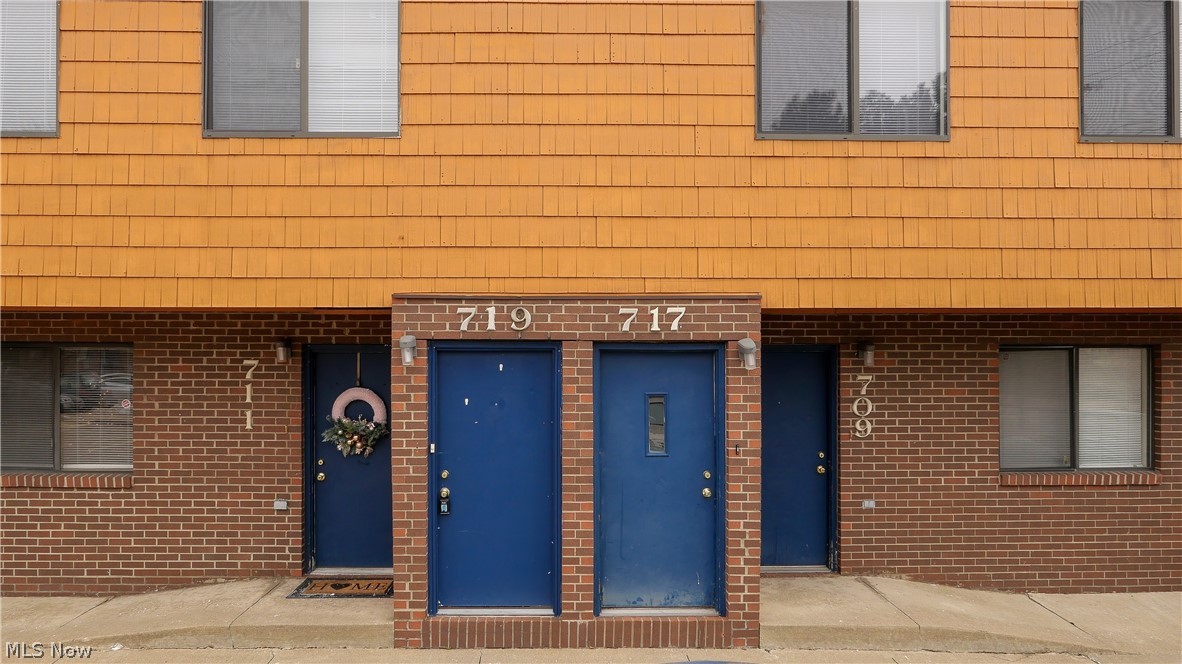 711-719 Carroll St Akron OH 44304 is a DUPLEX with all living on one floor, the 2nd floor unit has 2 bedrooms & 2 full bathrooms and the 1st floor unit is 2 bedrooms & 1 full bathroom with all 4 bedrooms renting at $450 each for total of $1,800 per month and each of the 4 units have in unit laundry. MUST be sold with mirror image 709-717 Carroll St Akron for a total of 4 units (2 duplexes) at $3,600 monthly income, includes all utilities. Must Be Sold WITH 709-717 Carroll St as a Package which is MLS #4351921 so each duplex is $100,000 for a package price @ $200,000. Even thru the pandemic these 4 units (2 duplexes) have had great occupancy, currently 7 of 8 bedrooms are being occupied @ $450 each, most leases thru mid August and many tenants have expressed the wish to renew their leases at that time. Each unit has a $500 association fee annually towards the common spaces like the parking lots, walkways, mailbox site, lighting of parking lot, entry & signage maintenance, snowplowing, s