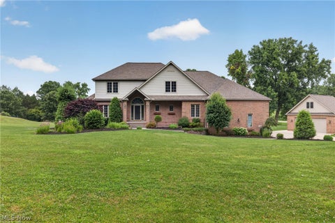 Homes For Sale - 1343 Vermillion Drive<br/> Barberton, OH 44203