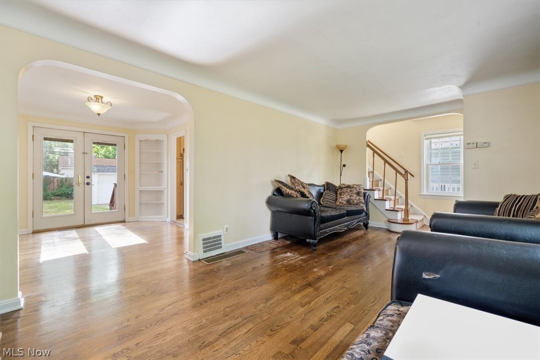 Riverside Manor - Residential