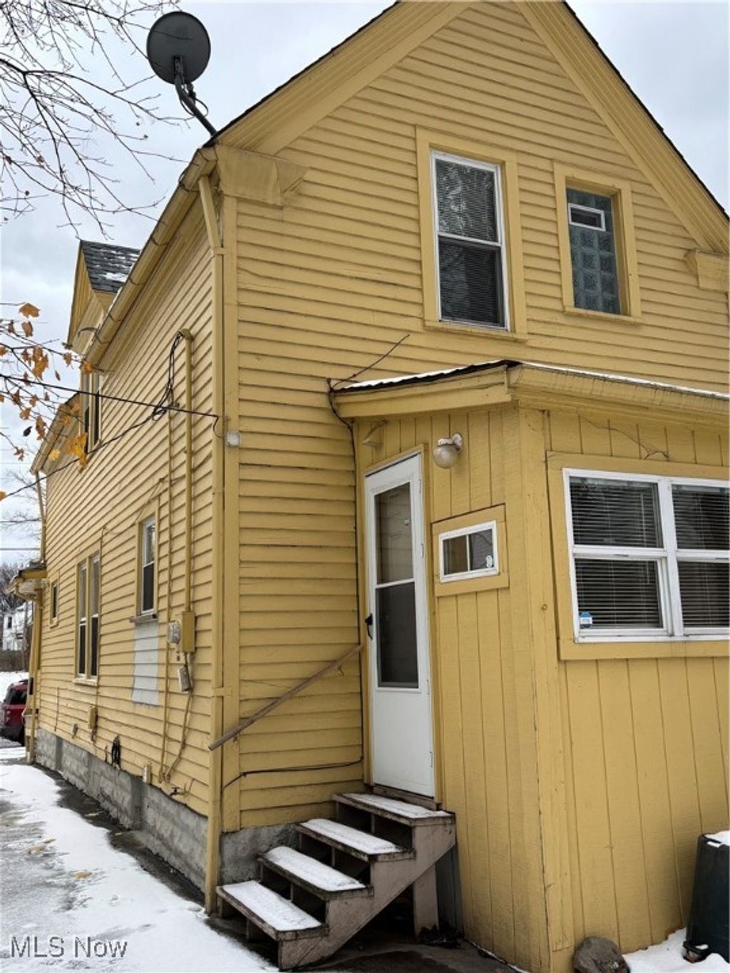 Photo of 9516 Kirkwood Ave, Cleveland, OH 44102 (MLS # 5174772)