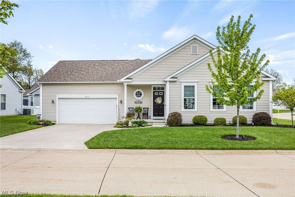 Photo of 8744 Wakefield Run, North Ridgeville, OH 44039 (MLS # 5206290)