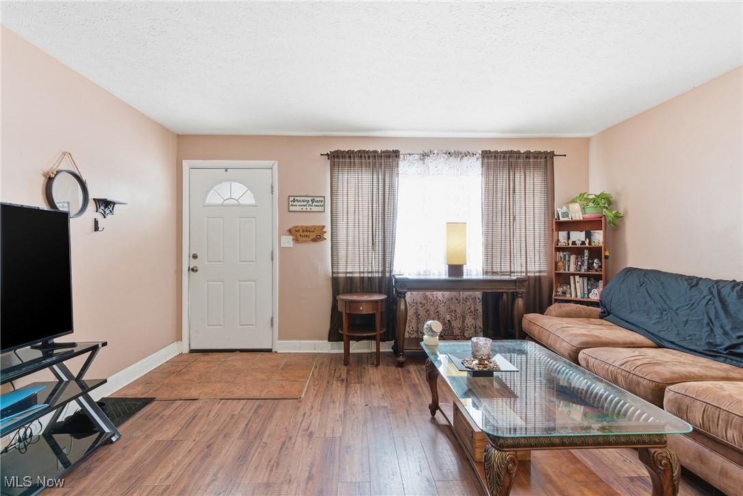 Crest Gate - Residential