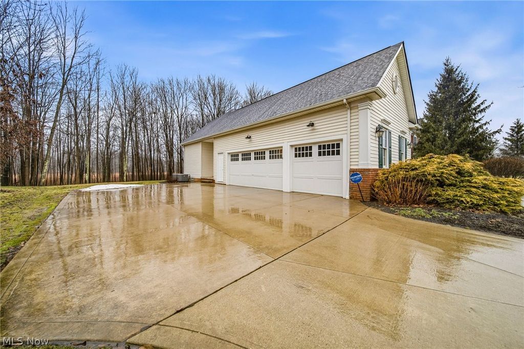 Photo of 7370 Stockwood Drive, Solon, OH 44139 (MLS # 5191363)