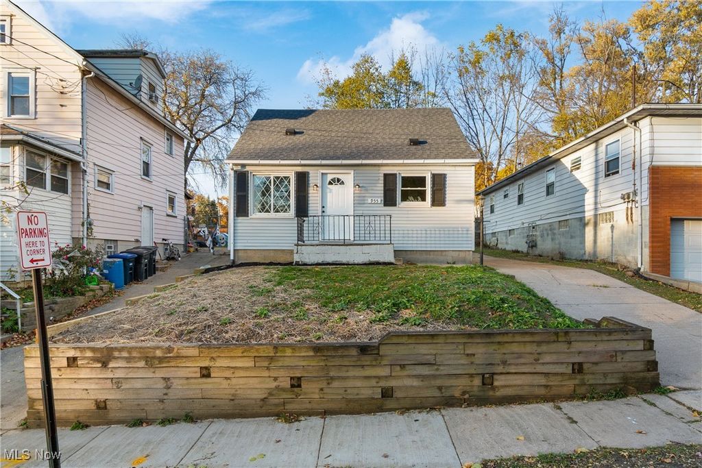 Photo of 955 Iona Avenue, Akron, OH 44314 (MLS # 5179974)