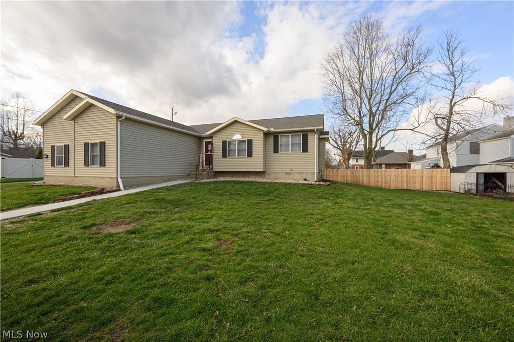 Photo of 223 E 9th Street, Uhrichsville, OH 44683 (MLS # 5195445)