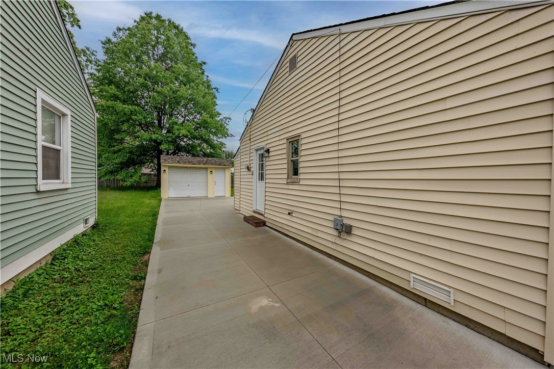 13820 Leroy Avenue, Cleveland, Ohio image 3