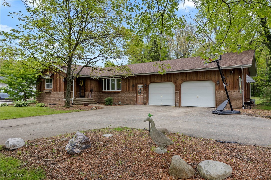 11811 Robson Road, Grafton, Ohio image 4