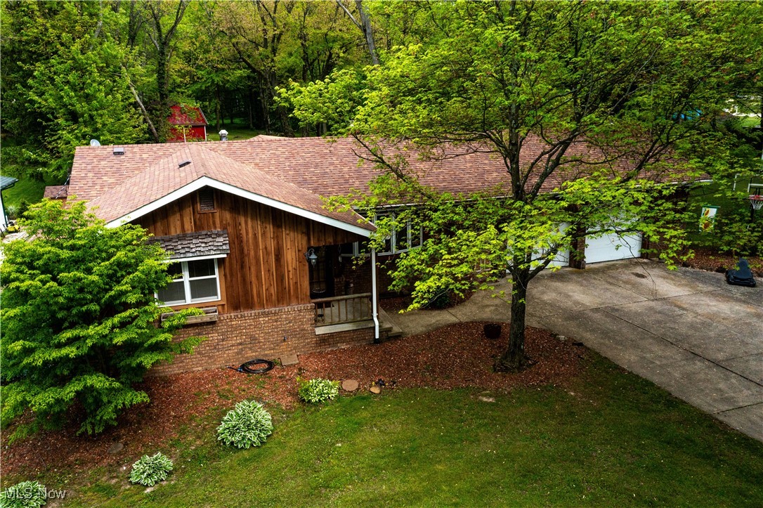 11811 Robson Road, Grafton, Ohio image 2