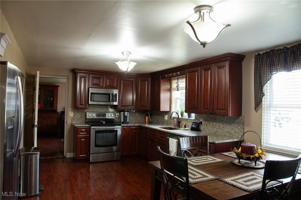 Photo of 8304 Sharon Avenue NW, North Canton, OH 44720 (MLS # 5176249)