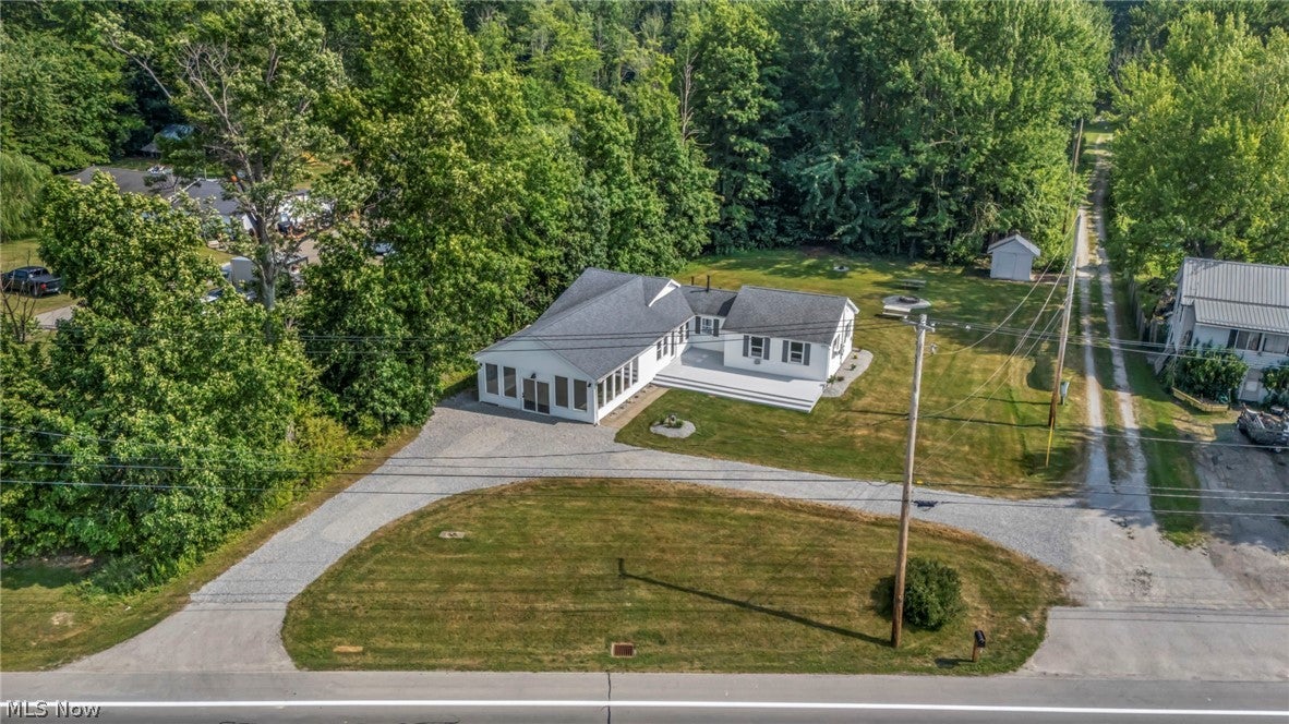 6940 Lake Rd W