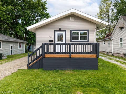 Homes For Sale - 532 Washington Avenue<br/> Barberton, OH 44203