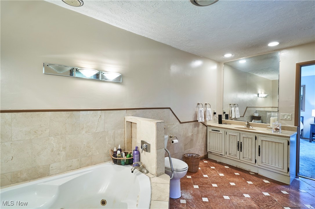 3196 Shade Road, Akron, Ohio image 16