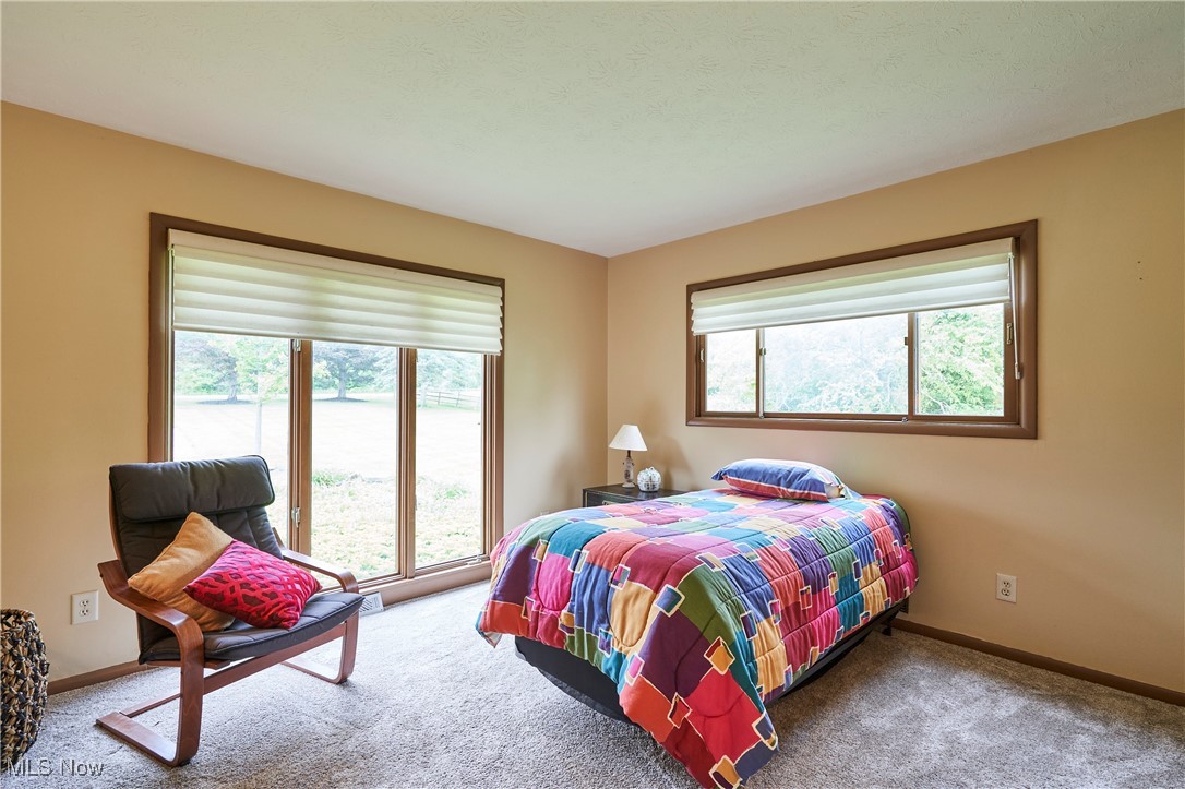 3196 Shade Road, Akron, Ohio image 18