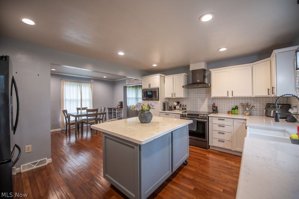 Leah N Senhausers First Addition - Residential