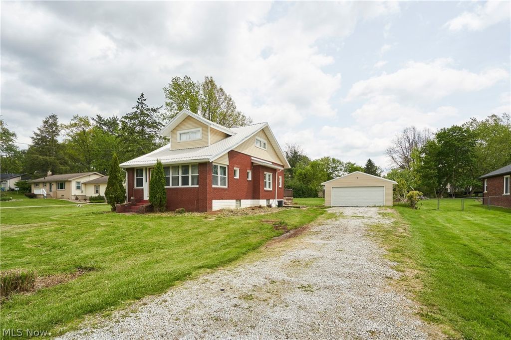 Photo of 3091 N Bender Avenue, Akron, OH 44319 (MLS # 5206966)