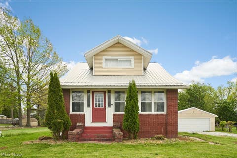 Homes For Sale - 3091 N Bender Avenue<br/> Akron, OH 44319