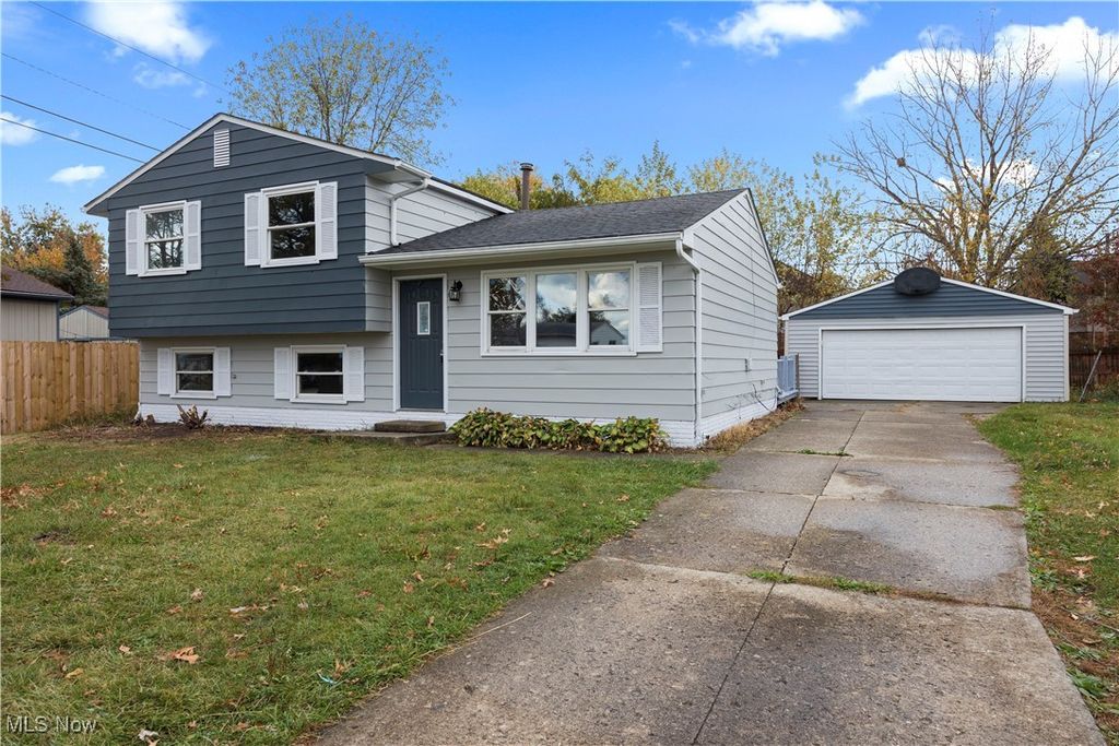 Photo of 4543 Norfolk Avenue, Lorain, OH 44055 (MLS # 5166283)