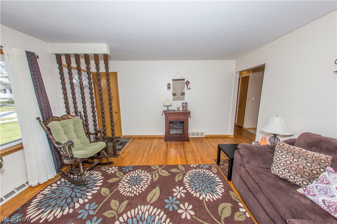 Harold J Whites 01 - Residential