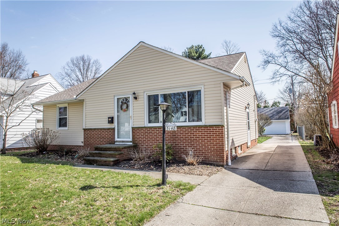 Harold J Whites 01 - Residential