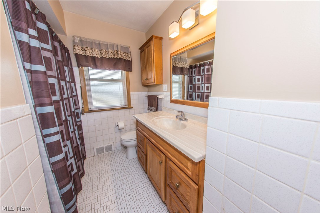 Harold J Whites 01 - Residential