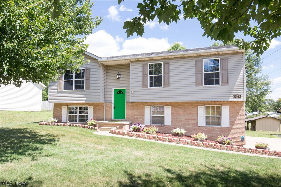 Beautiful 4 bedroom, 2 1/2 bath home on .7 of an acre in Canton South! New flooring, fresh paint and completely remodeled kitchen and full bath! Also in 2018 the main line to the well was replaced, 2014 new furnace. Wonderful large yard with a rural setting yet in a neighborhood! Don’t miss out!