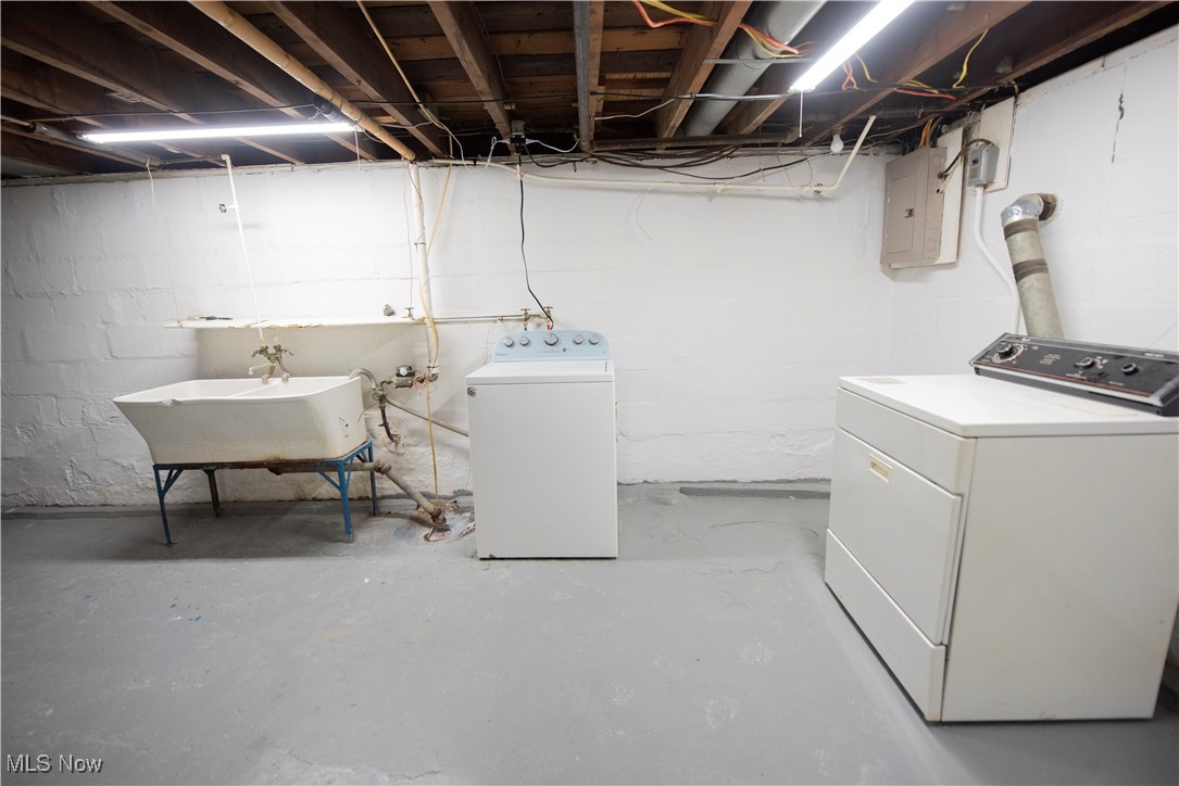 239 Lear Road, Avon Lake, Ohio image 42