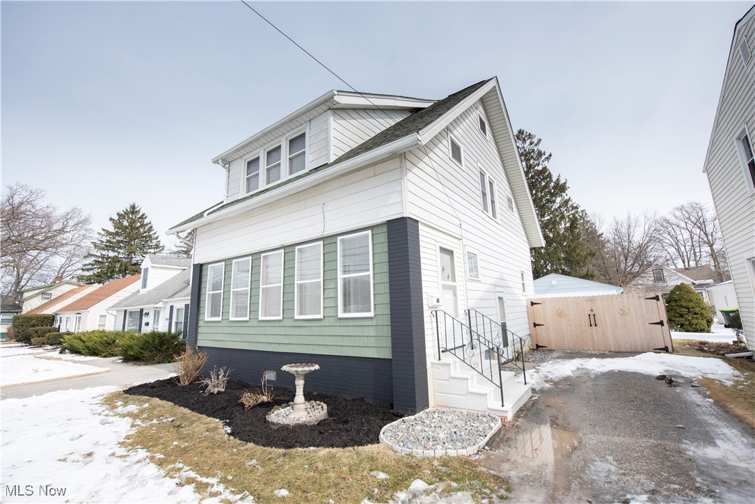 239 Lear Road, Avon Lake, Ohio image 2